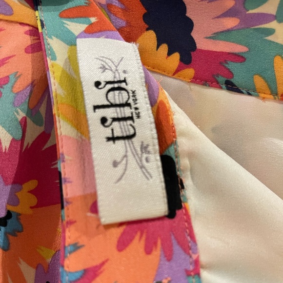 Tibi tiered mini skirt size 4. - Picture 2 of 2